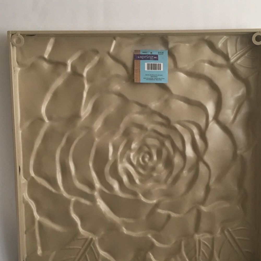 The Spring Shop Flower Metal Plaque - Picture 4 of 4